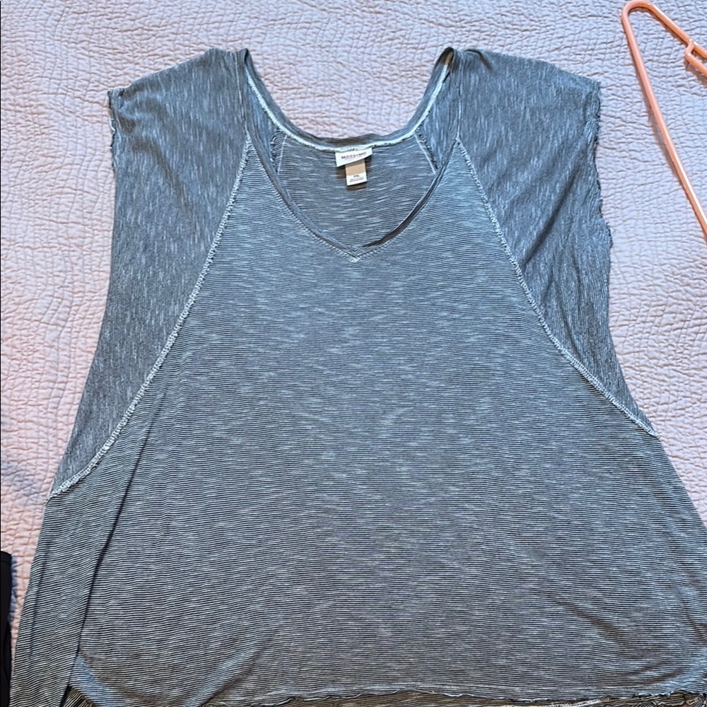 Women's Gray Top